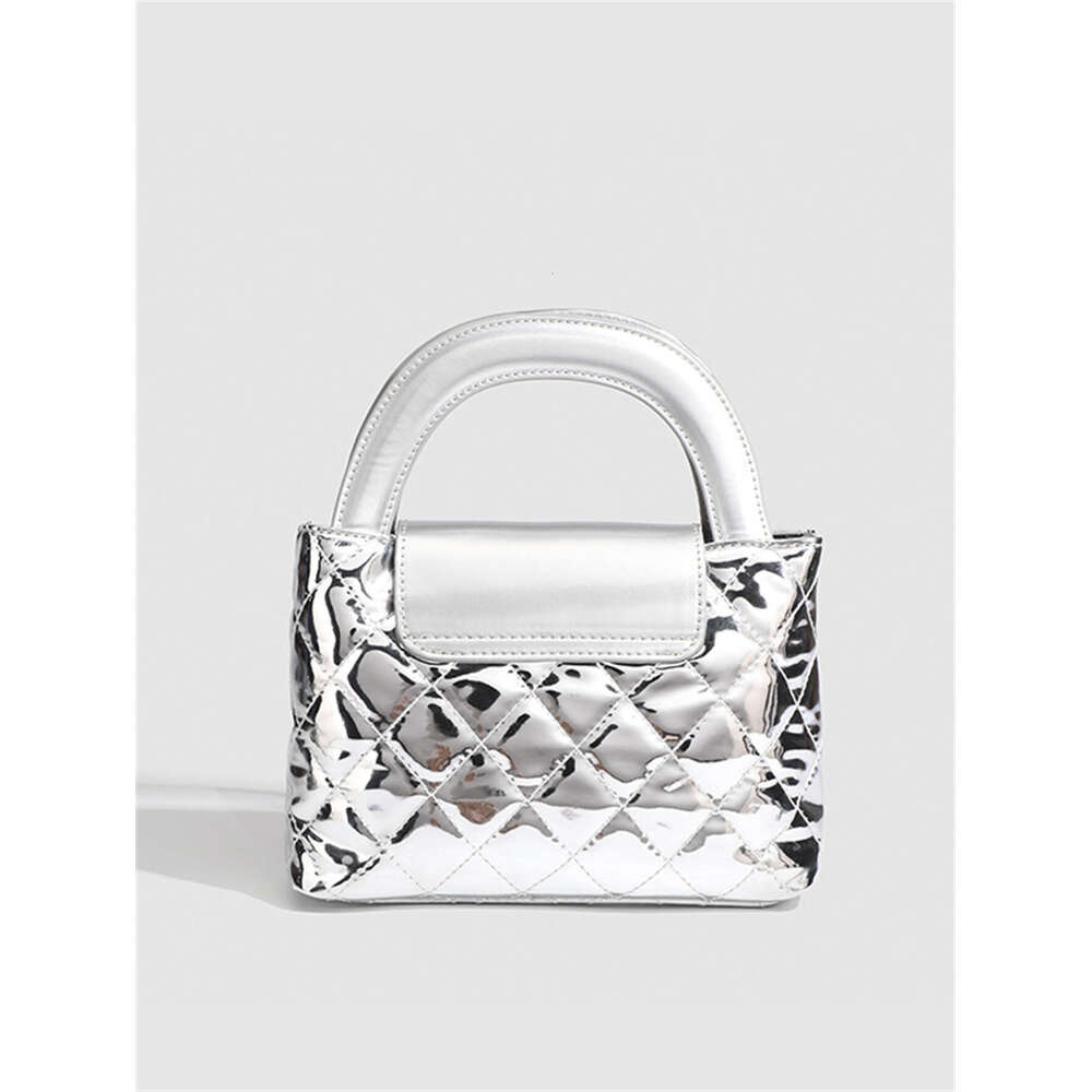 2024 new fashion niche design Dia check patent leather chain all commuter hand bill shoulder crossbody bag