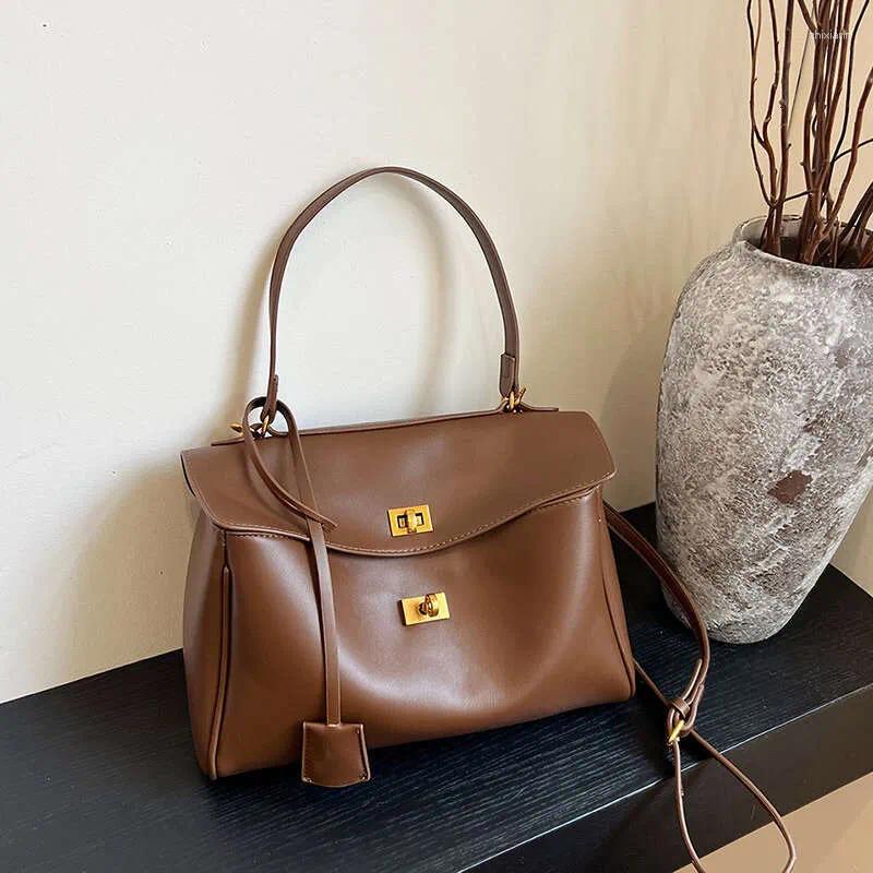 Shoulder Bags Lock Designer Gold Handbag Brand Women's Flap Soft Leather Top Quality Single Large Capacity Commuter Bag