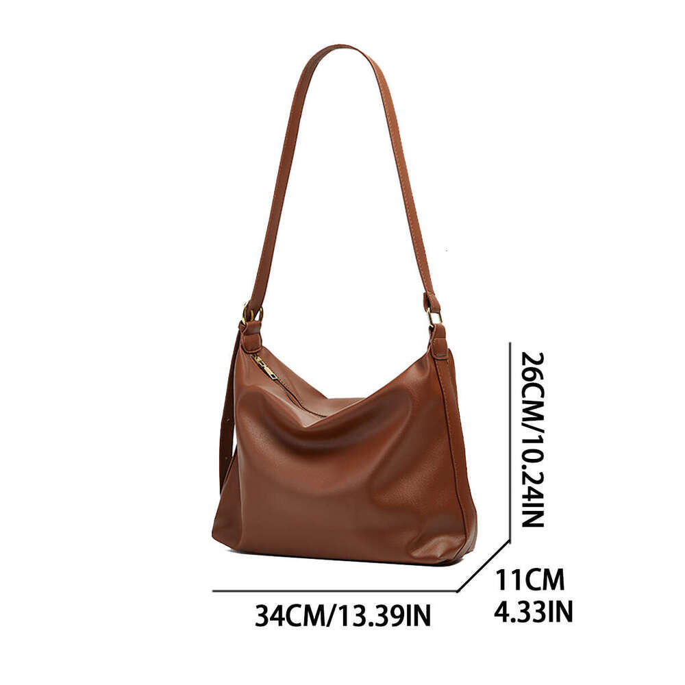 Large capacity women's summer new fashion solid soft leather shoulder crossbody high-grade commuter Tote bag