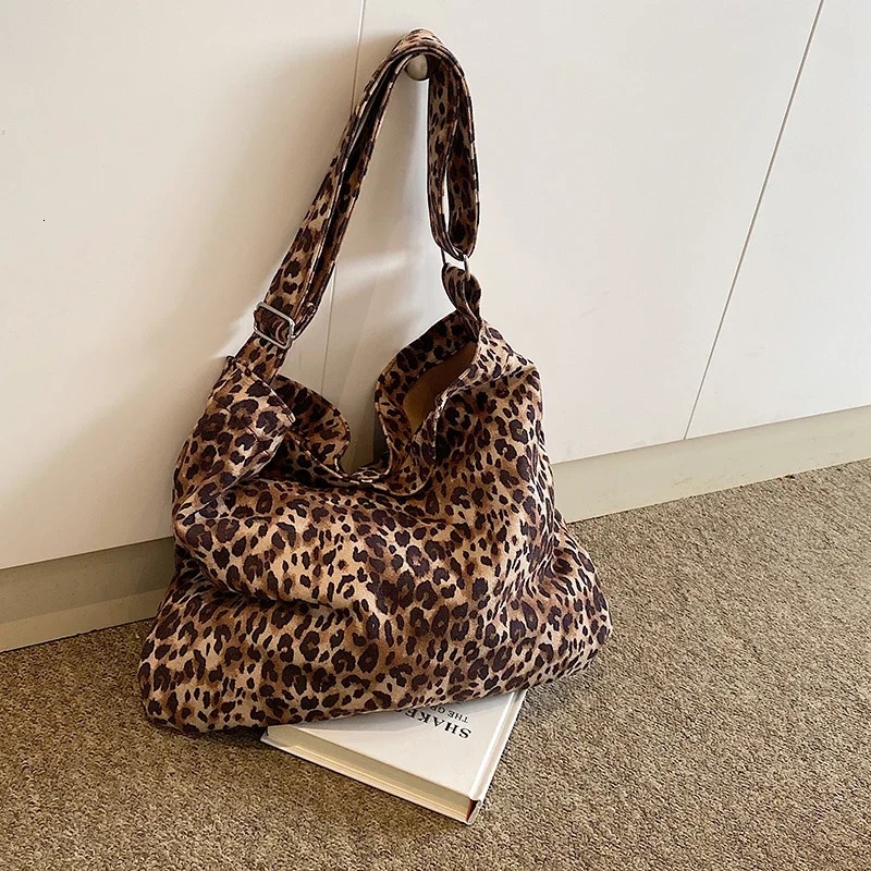Canvas Magnetic Buckle Leopard Print Zebra Print Large Capacity Water Bag Shoulder Bag Fashion Versatile ToteBag 241111