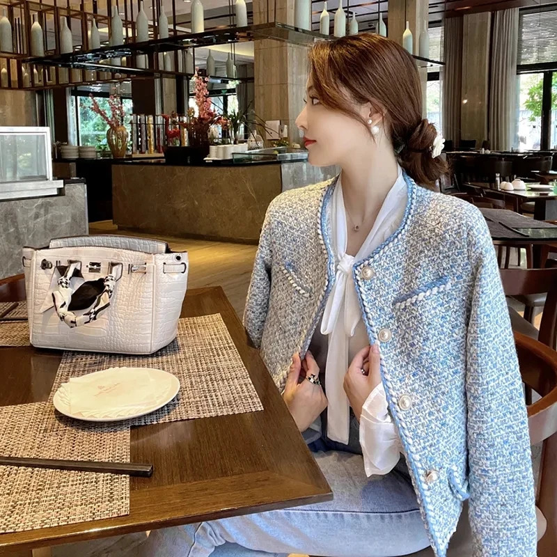 Elegant Blue Plaid Tweed Jacket Women Vintage Round Neck Pearl Button Short Coat Korean Fashion Chaqueta 241112