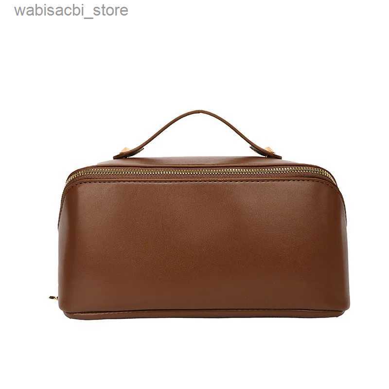 Cosmetic Bags 2023 Outdoor Makeup Bag Handheld Large-capacity Women Cosmetic Bag Fashion Leather Advanced Portable Travel Cosmetics Case L49