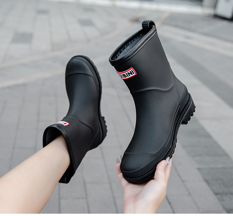 Designer Rain Women's Boots hunters shoe Snow Rubber High boot breathable Black light shoes fashion autumn winter wellies size 35-42