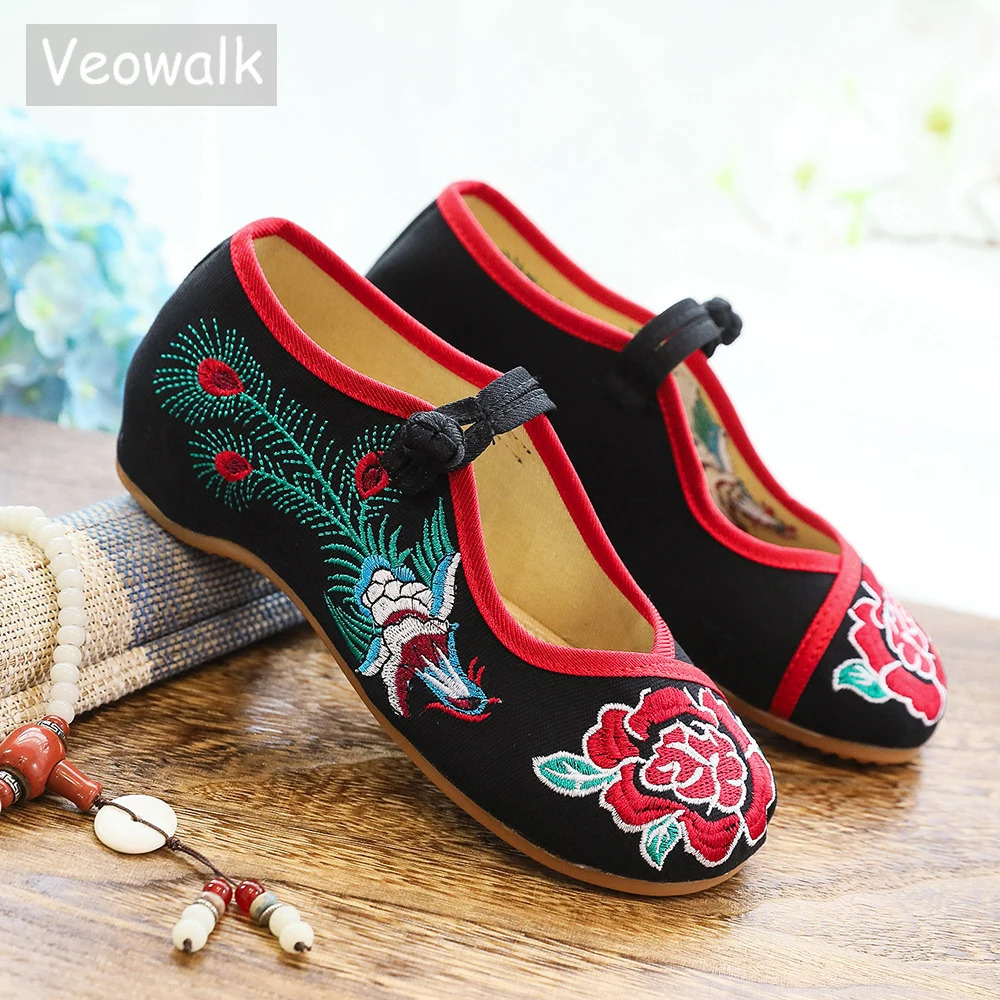 Veowalk Fashion Handmade Retro Womens Ballet Apartment Old Beijing Traditional Chinese Embroidery Fabric Womens Single Shoes 241111
