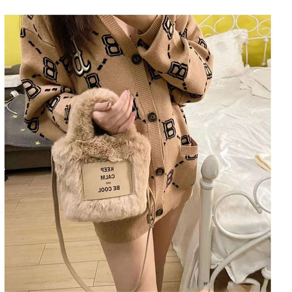 Woolen 2024 autumn and winter new fashion plush bucket woolen high-grade texture handbag diagonal bag