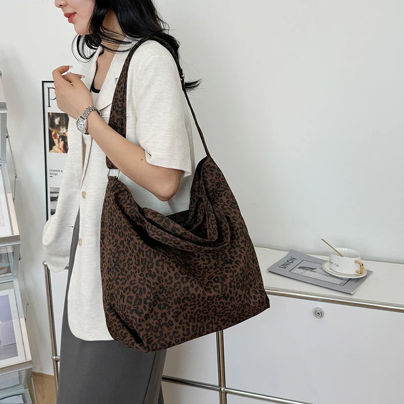 Large canvas Leopard Y2K Korean fashion travel shopping bag womens travel handbag 241111