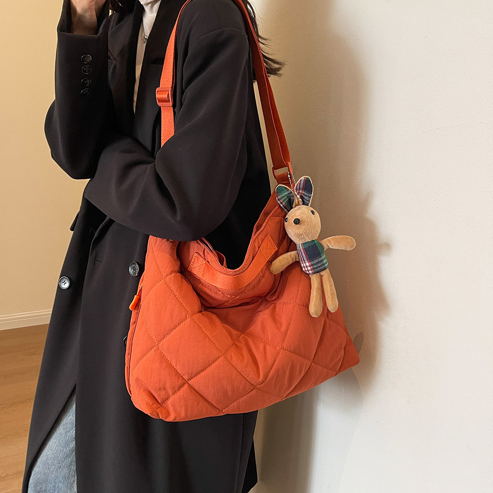 Quilted Tote Bag for Women Winter Padded Down Hobo Bag with Pendant Puffy Crossbody Bag Cute Puffer Handbag Female Sling Bags