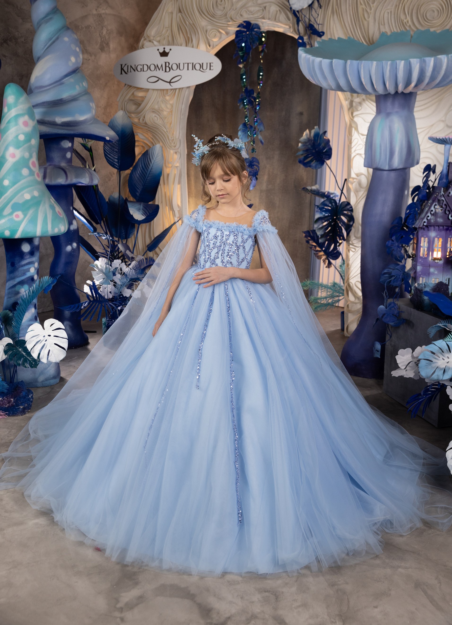 Baby Blue Princess Flower Girls Dresses With Cape Beaded Girl Pageant Gowns Kids First Communion Dress Illusion Back A Line Birthday Dress 0620