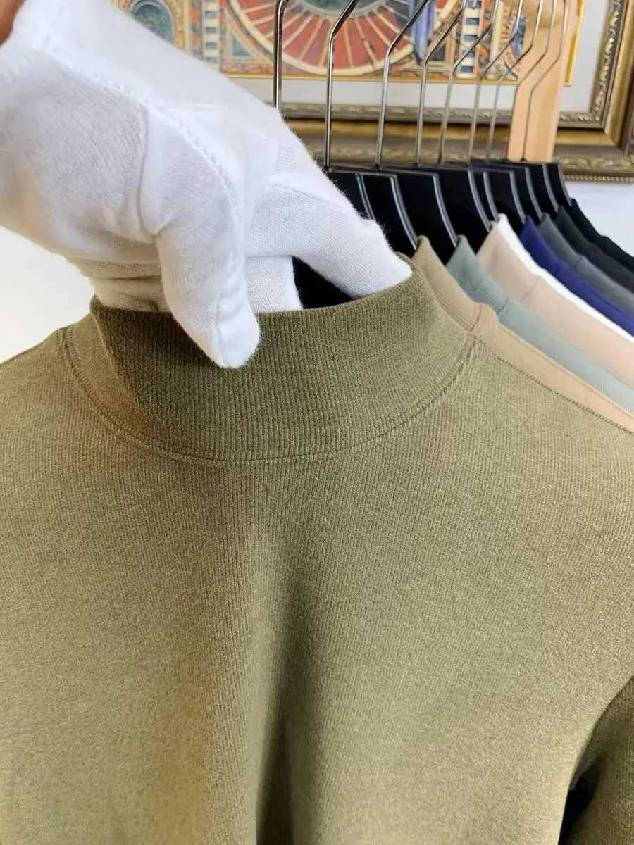 2023 Velvet Bottom Mens Ultra Thin Solid Color Half Turtle Neck Long Sleeve T-shirt with Velvet Thick Lining Warm Top W2411111