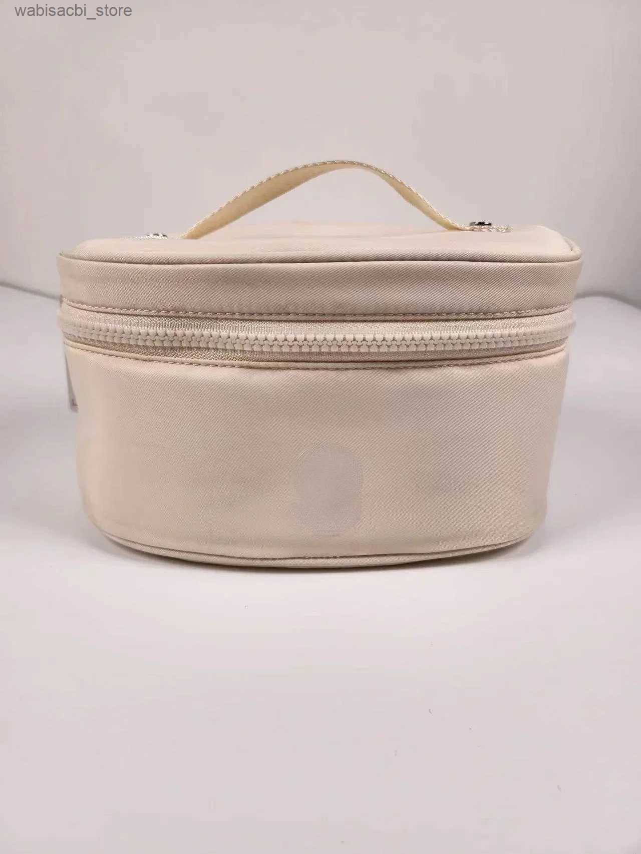 Cosmetic Bags New Bag Nylon Makeup Bag Casual Fashion Handbag Large Capacity One Shoulder Oblique Straddle Womens Bag L49