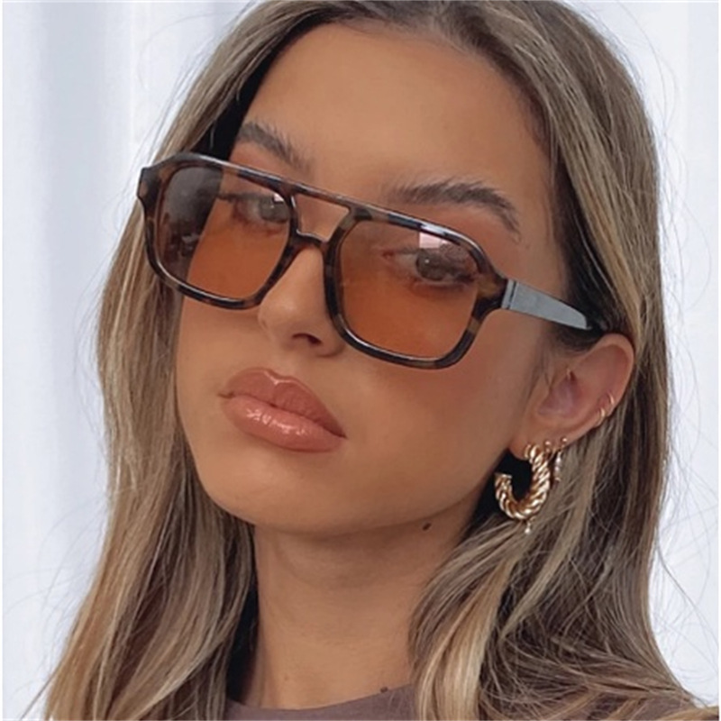 2026 Designer Designer Man Women Punk For Woman Sunglasses Oversized Frame for woman man Sport Eyeglasses Vintage Design Shades Uv400 Eyewear Trendy G