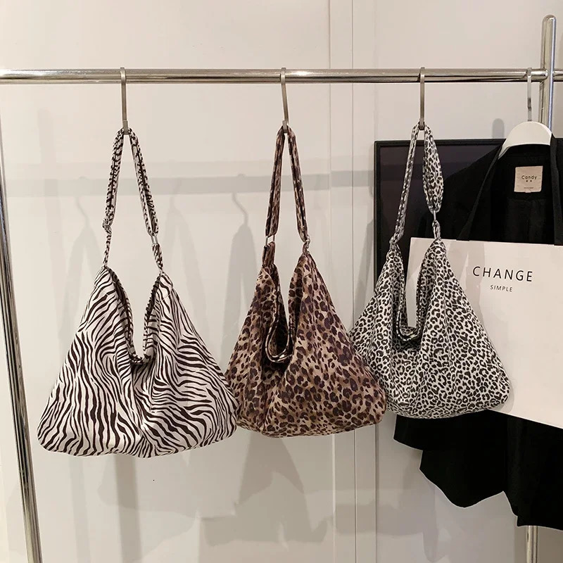 Canvas Magnetic Buckle Leopard Print Zebra Print Large Capacity Water Bag Shoulder Bag Fashion Versatile ToteBag 241111