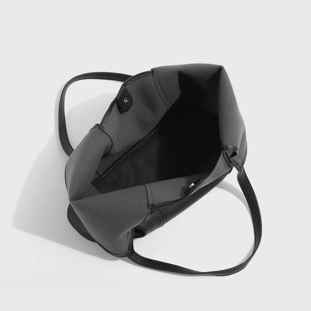 Vintage large capacity Tote texture 2024 new pu oil wax leather shoulder underarm commuter bag