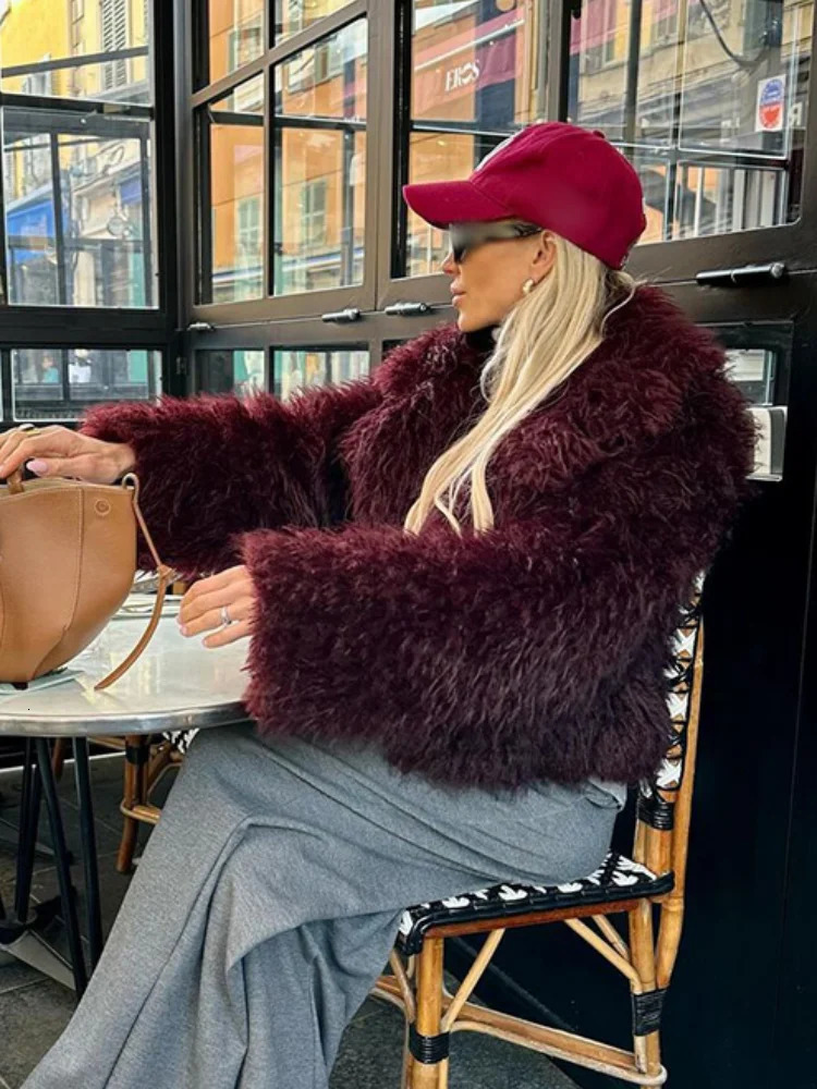 Womens fashionable Burgundy faux fur coat retro lapel V-neck long sleeved thick jacket womens elegant warm coat 241112