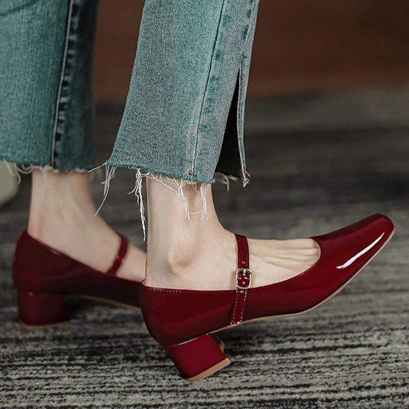Plus Size 41 Women Mary Jane Shoes Square Toe Pumps Patent Leather Dress Shoes Office Ladies Shoes Mid Heels Wine Red Shoes 241112