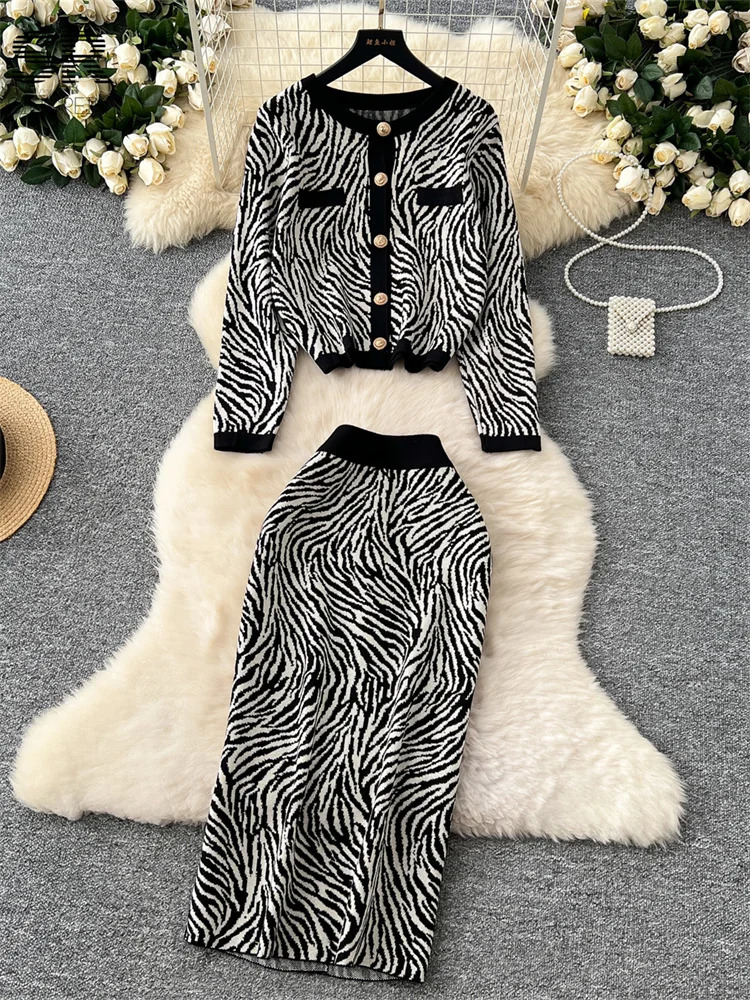 Singreiny Senior Leopard two-piece womens O-neck metal button cardiganbodysuit color block winter thick knit set 241112