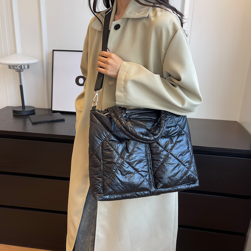 Travel Lightweight Down Padded Shoulder Bags for Women Quilted Puffy Handbag Portable Puffer Tote Bag Zipper Pocket Shopping Bag