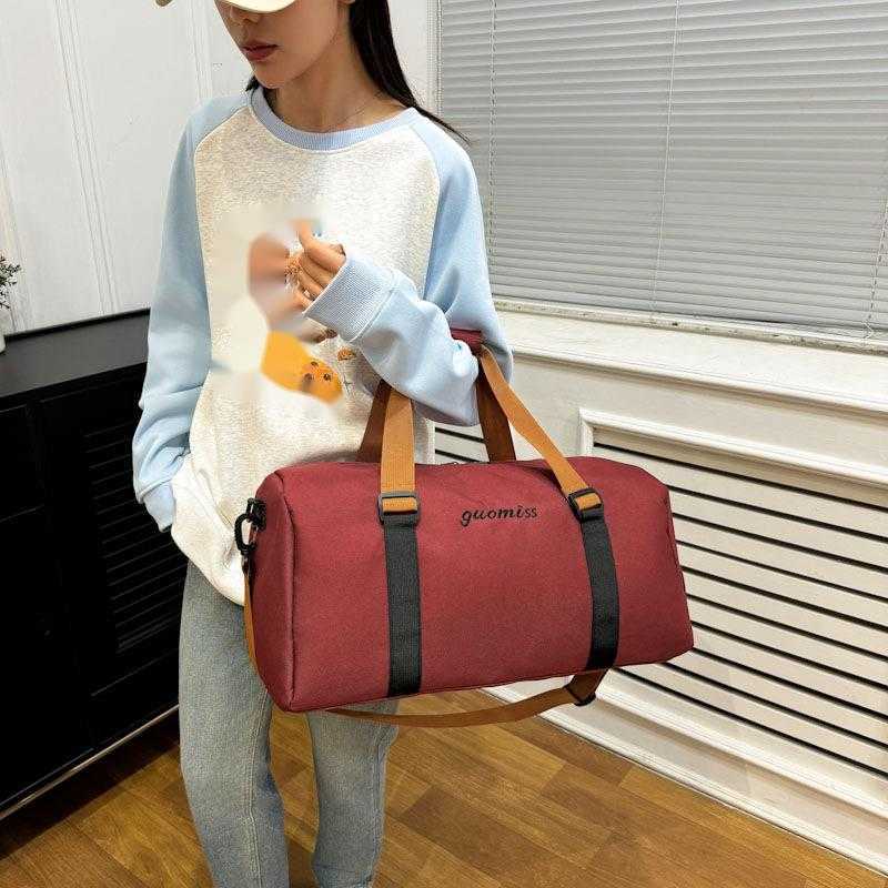 Lightweight Short Distance Travel Bag for Mens Business Trips Large Capacity Luggage Bag Simple Storage Sports and Fitness Bag Womens Yoga Bag