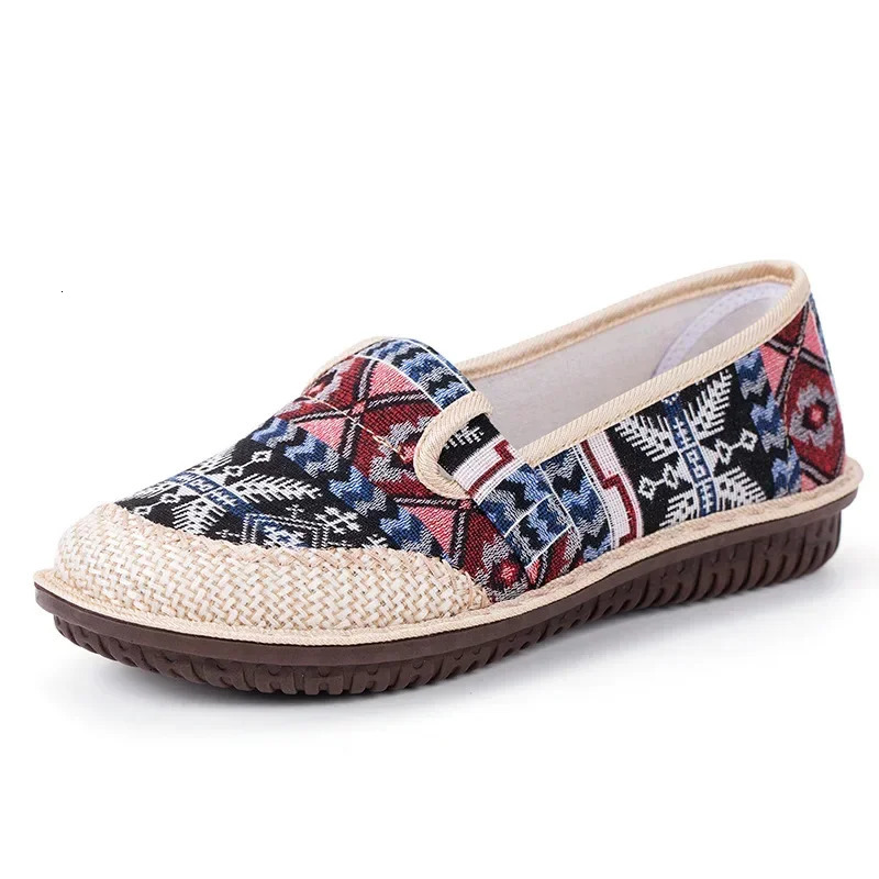 High quality womens shoes ethnic style womens embroidered shoes womens fashionable breathable flat casual shoes 2024 241111
