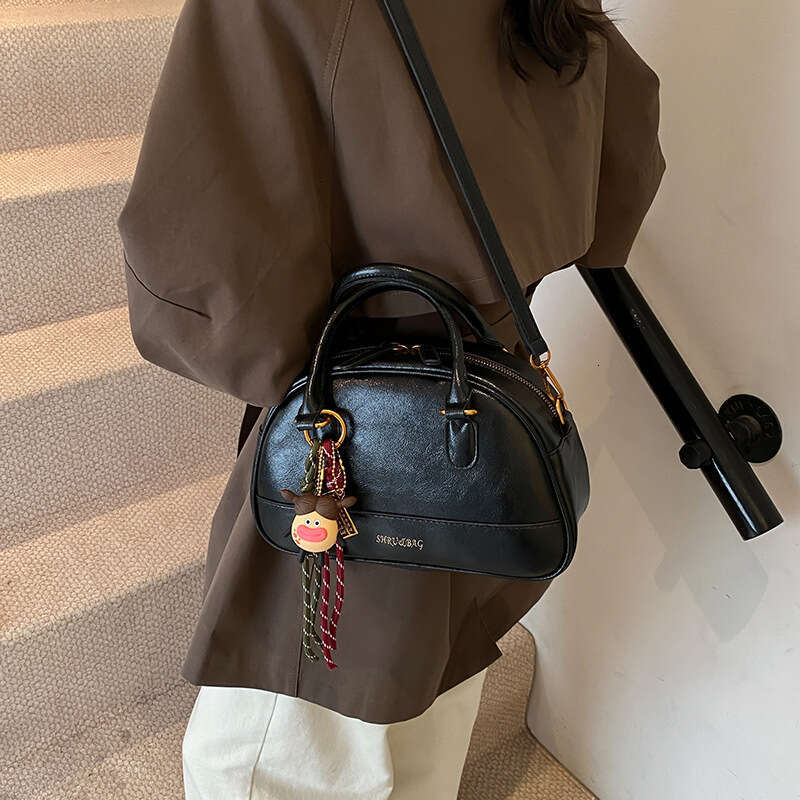 American Bowling For Women 2024 Autumn/Winter New Fashionable And Versatile Handheld Casual Commuter Crossbody Bag