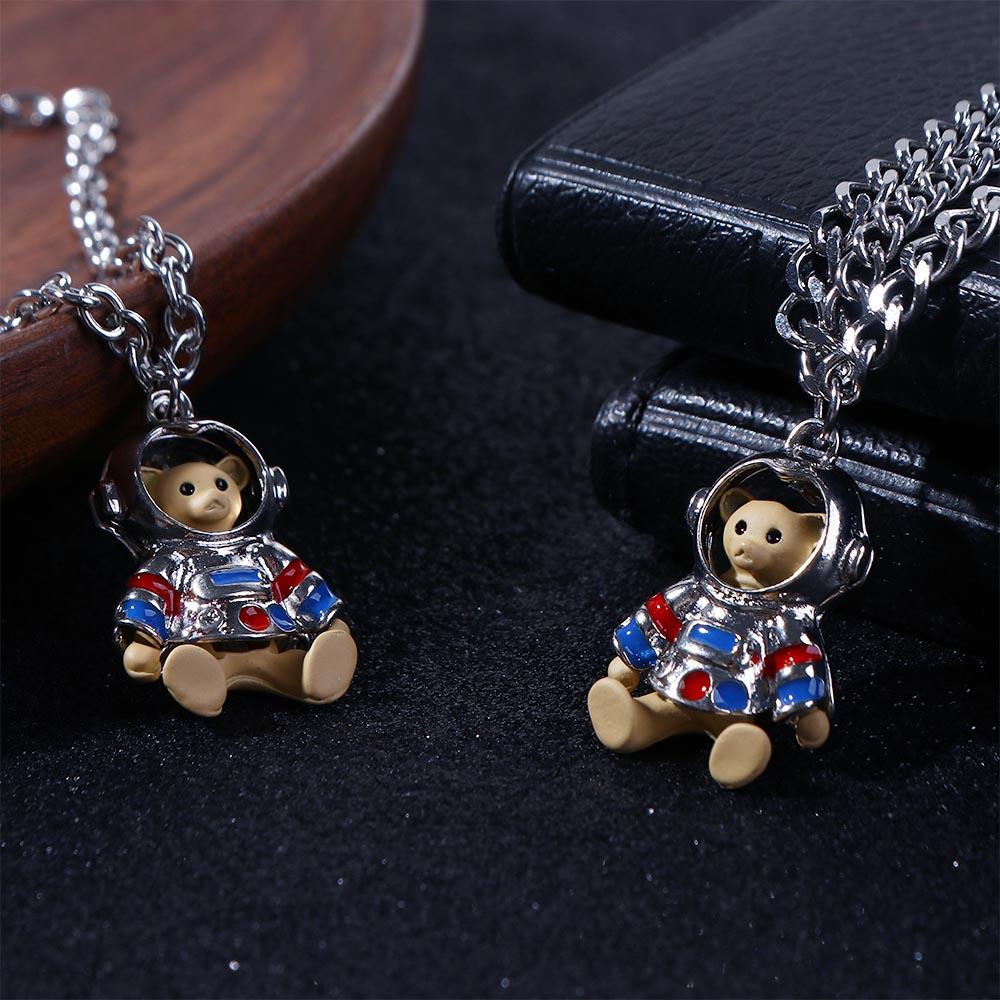 Hop Choker Astronaut Bear Gift Men Female Bear Pendant Necklace Clavicle Chain Women Necklace Sweater Chain Necklace 4070a