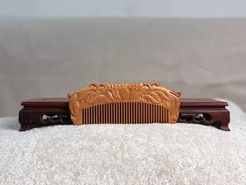 Natural peach wood comb handmade decoration carved patterns scalp health comb hollow portable girl gift massage hair comb W241112