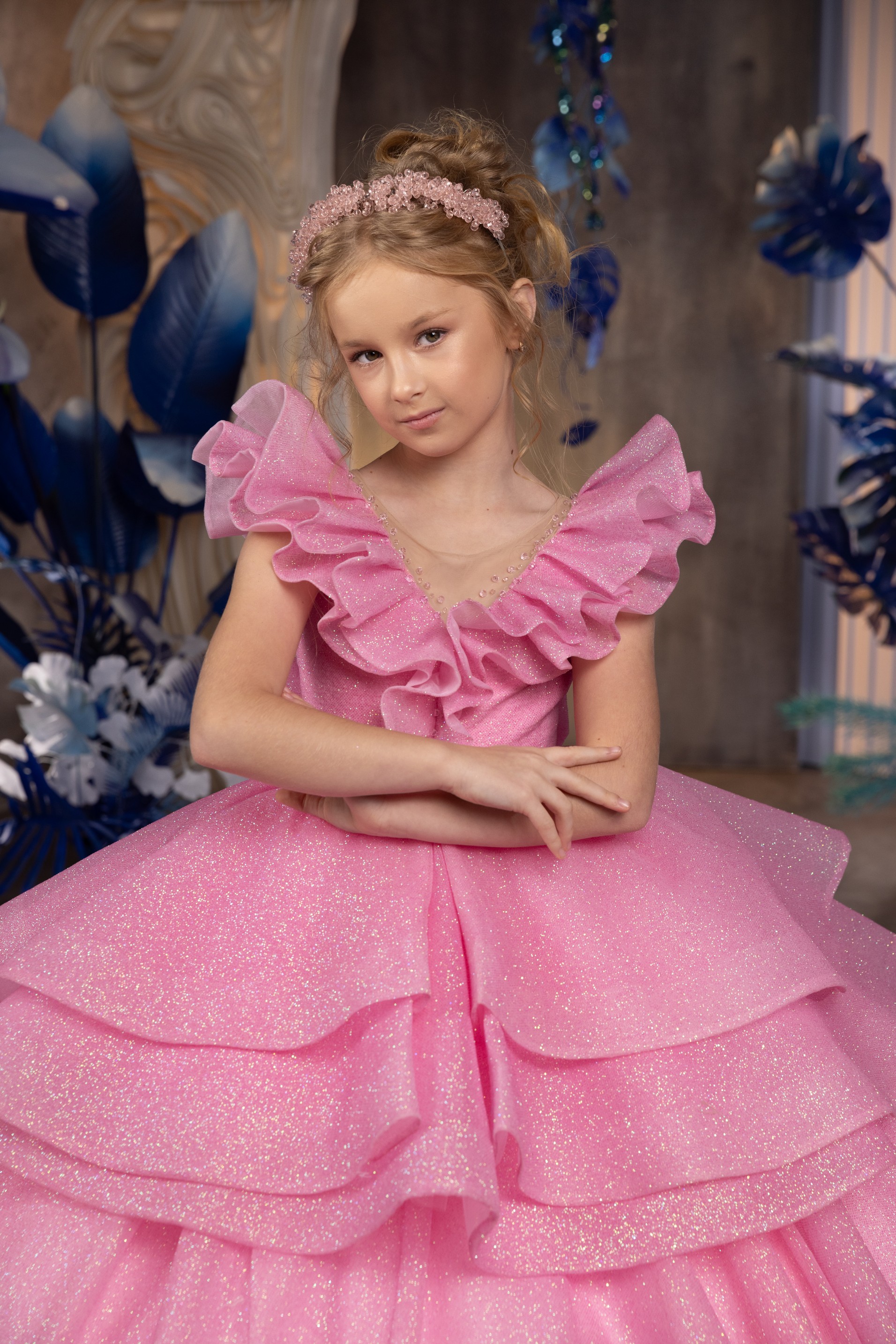 Sparkly Pink Flower Girls Dresses Ruffle Shoulder Girl Pageant Gowns Kids First Communion Dress Tiered Waist Illusion Button Back Birthday Dress 0620