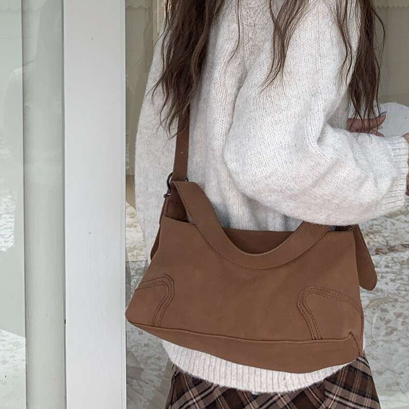 American Style Niche Design, Light Luxury, High-End Deer Skin Velvet, Maillard Soft Leather, Frosted, Cool And Spicy Girl Motorcycle Armpit Bag