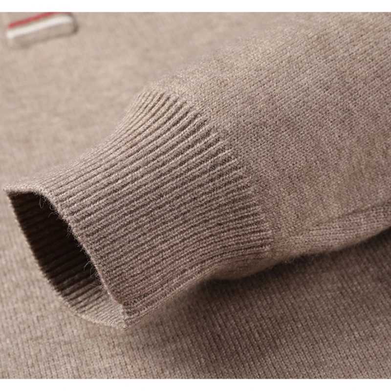 Winter Mens Knitted Sweater Half Turtle Neck Loose Youth Fashion City Europe and America Simple Sweater Button Collar W2411111