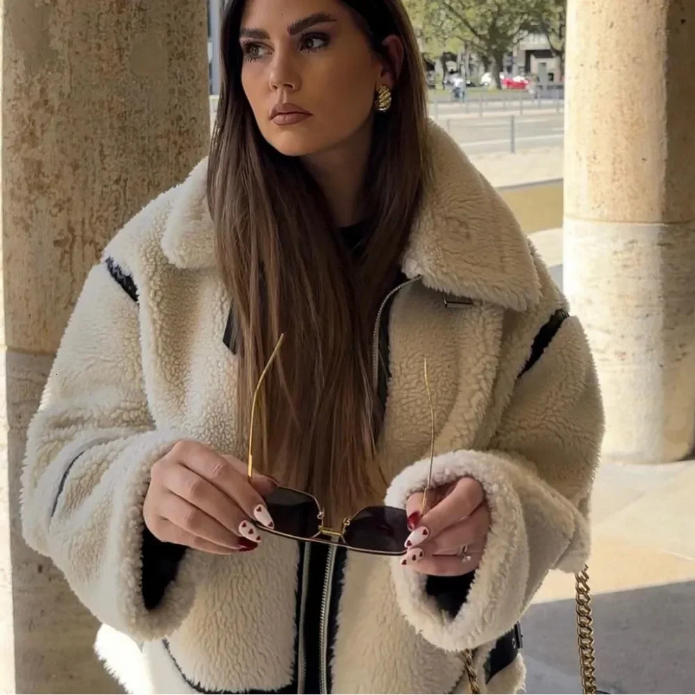 Women Overcoat Lamb Fleece Jacket Lapel Zipper Contrast Color Integrated Overcoat Versatile Autumn Winter Warm Thickened Coat 241112