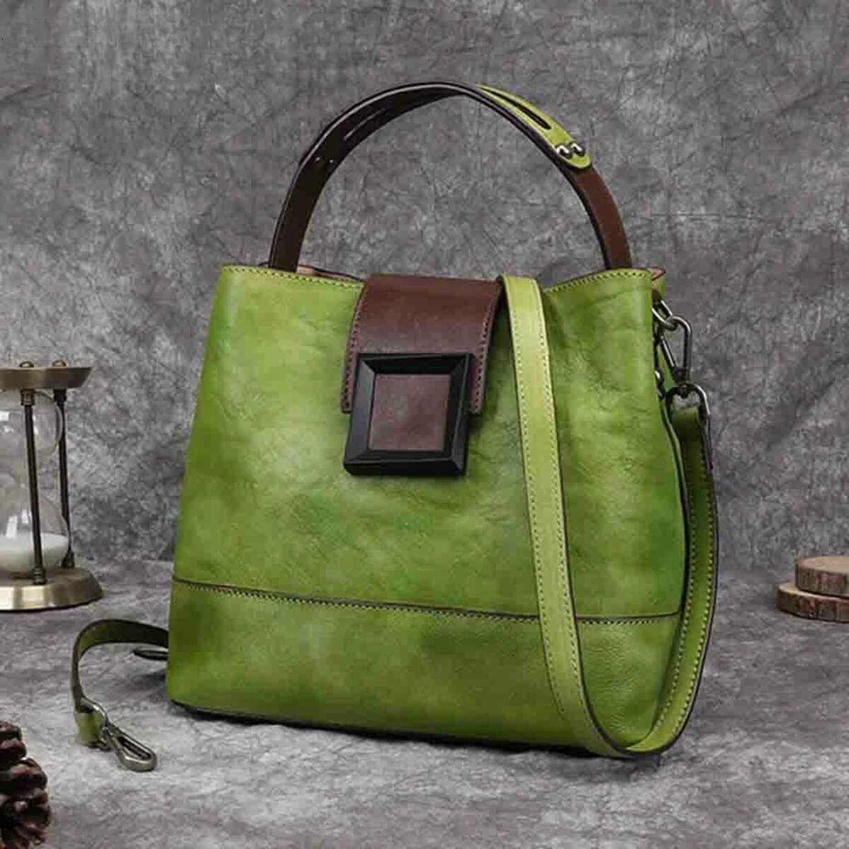 Motaora Women's Retro Genuine Leather Shoulder Handmade Women Bucket Bag First Layer Cowhide Top-Handle Bags For Female Genuine Leather BagVoyage