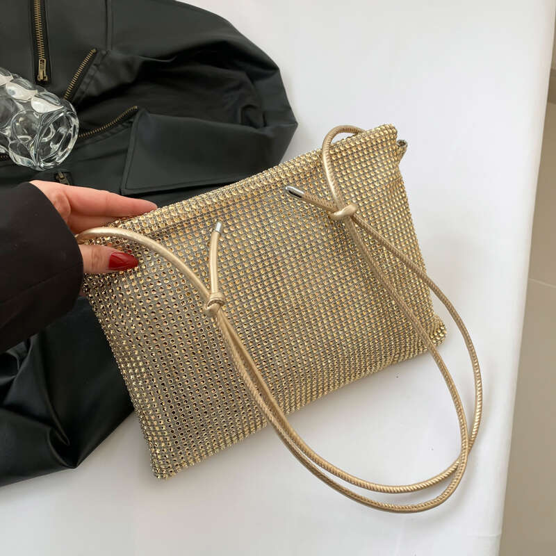 One Shoulder Women's Versatile Crossbody Fashionable Handheld Bag