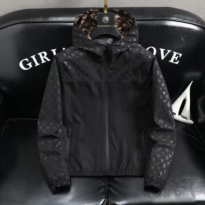 Designer Mens Jacket Spring Autumn Coat Windrunner Fashion Hooded women Jackets Sports Windbreaker Casual Zipper Coats Man Outerwear Clothing