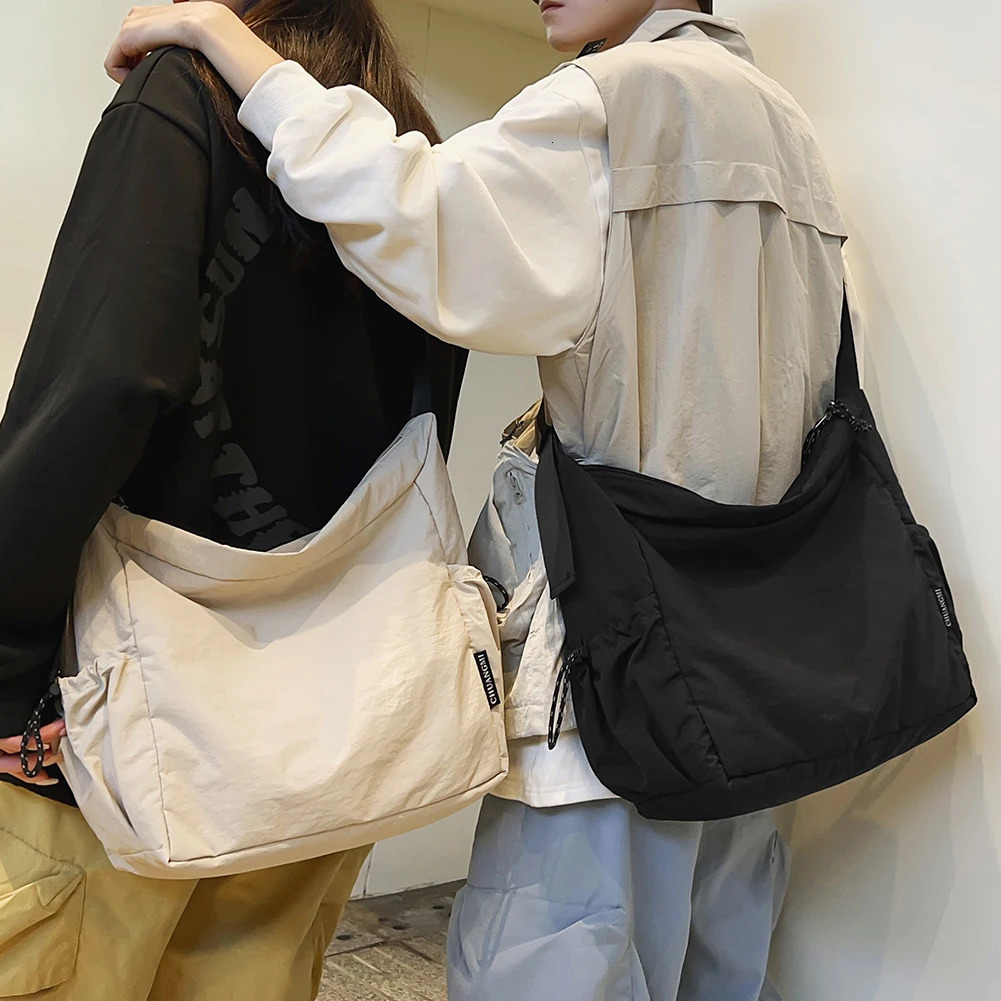 Crossbody Bags Men Solid Color Large Capacity Hobos Unisex Harajuku Japanese Style Nylon Waterproof Travel Shoulder Zipper Purse 241111