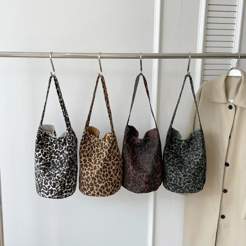 Leopard Print Shoulder Bag Hass Basic Style Classic Style Cross Body Bag Womens Fashion Bolsas Femininas 241111