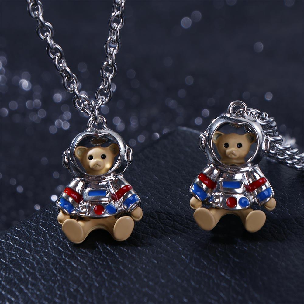 Hop Choker Astronaut Bear Gift Men Female Bear Pendant Necklace Clavicle Chain Women Necklace Sweater Chain Necklace 4070a