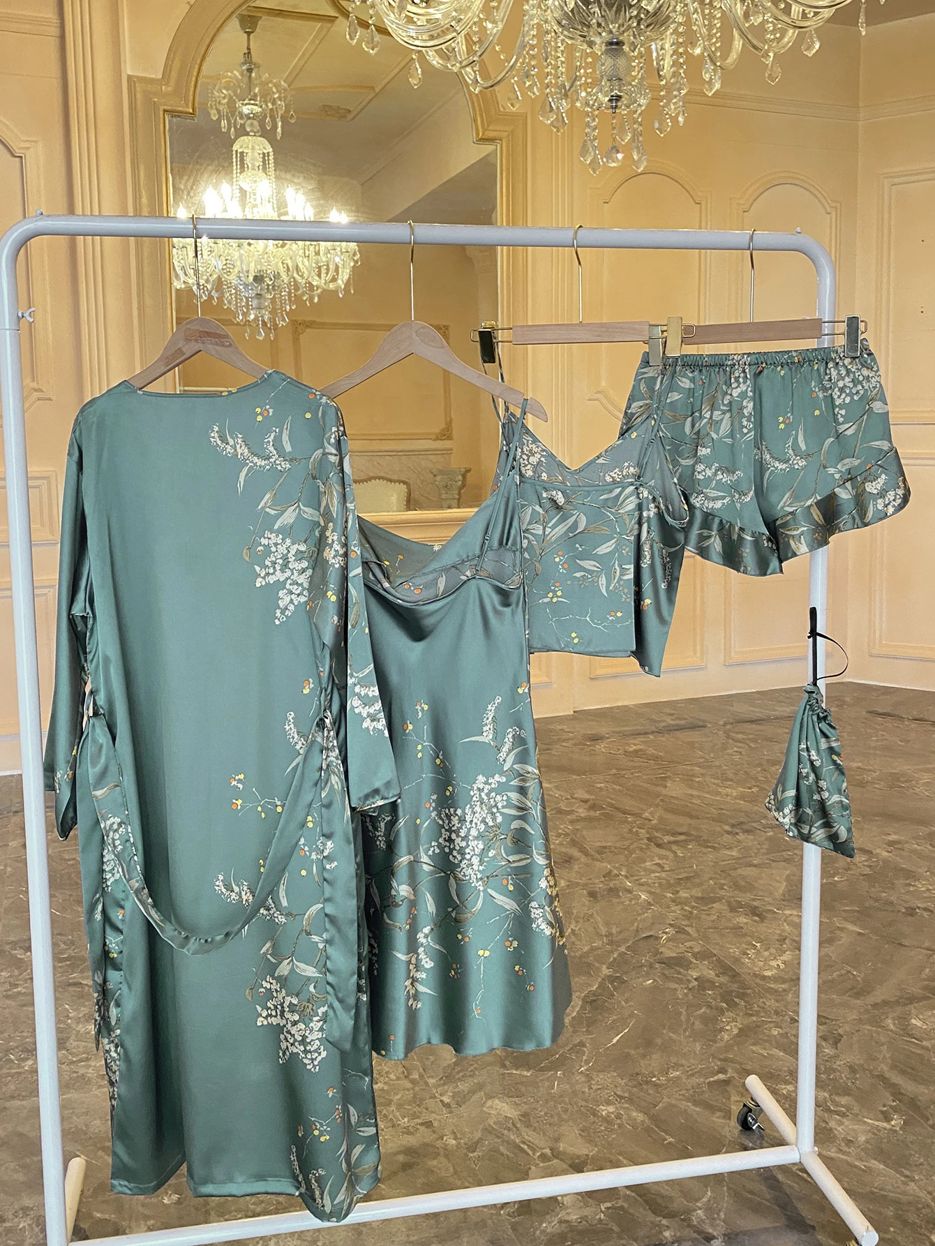 5-piece floral printed pajama set with long sleeved robe Cami dress Cami top and pleated hem shorts for womens casual wear 241112