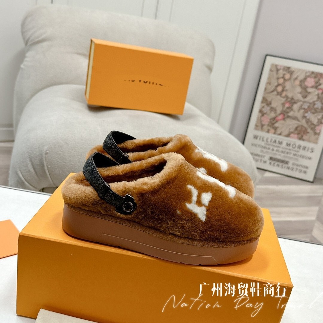 Internet celebrity thick soled hairy outdoor wear 2024 autumn winter new fashionable and comfortable letter cotton slippers for women's shoes trendy