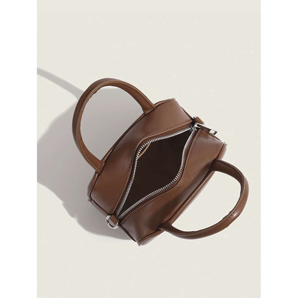 Pillow Ladies 2024 advanced fashion tote Retro Bowg Boston Bag Crossbody small square bag