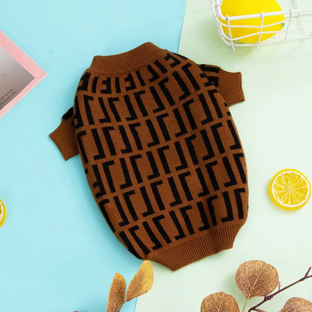 New brand-name warm brand clothes small dog classic jacquard letter pattern cat winter pet sweater coat