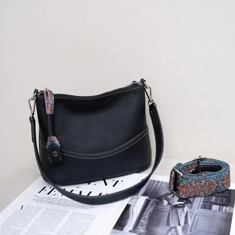 Womens Handbag Good Quality Genuine Leather Small Shoulder Bucket Ladies Commuting Underarm Bag Versatile Crossbody Hobo 241111