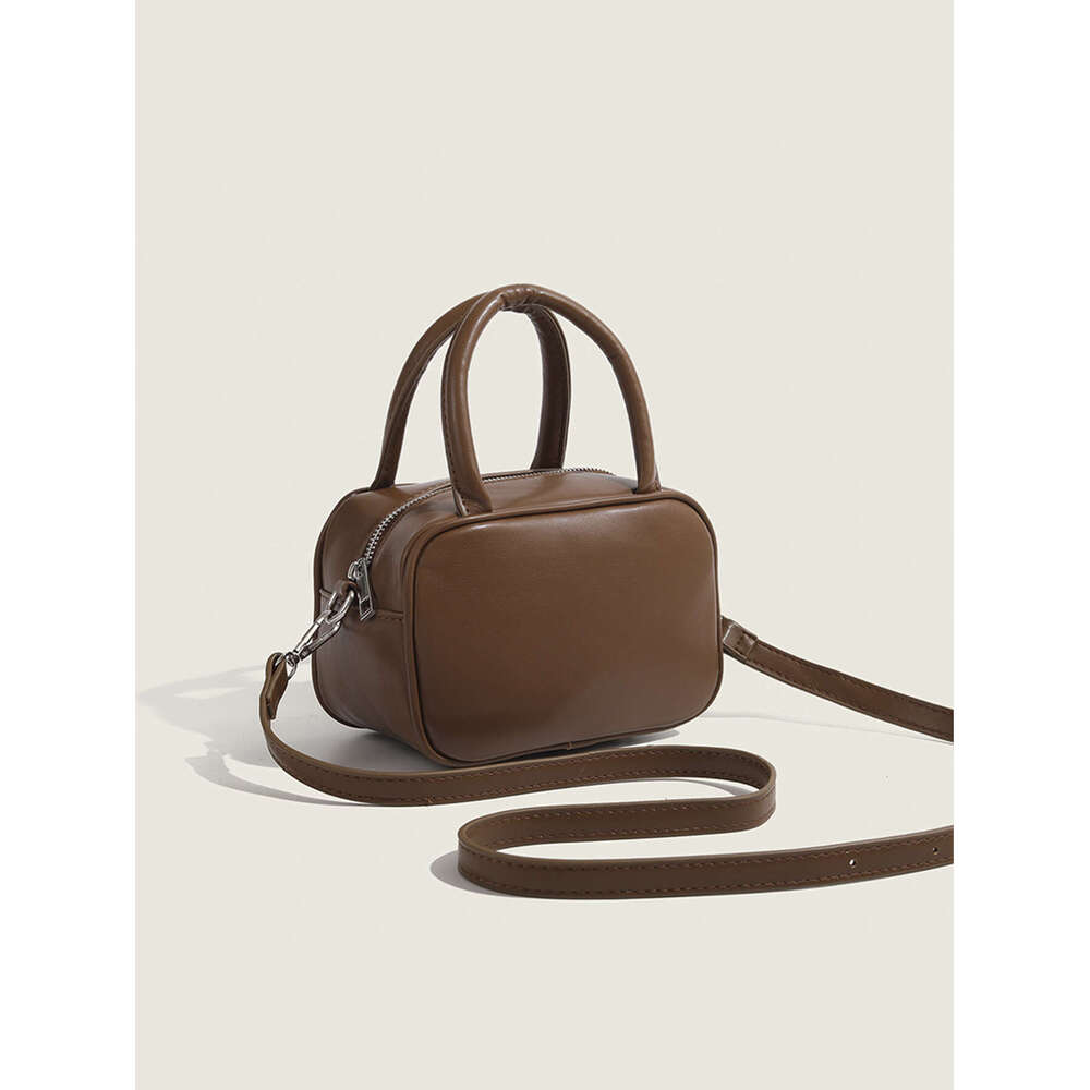 Pillow Ladies 2024 advanced fashion tote Retro Bowg Boston Bag Crossbody small square bag