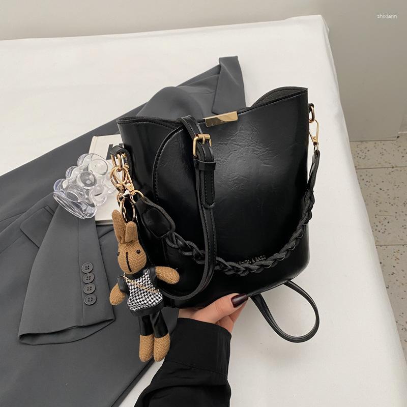 Drawstring Autumn And Winter Vintage Small Bag Women's High-end Texture All-match Crossbody Explosive Portable Bucket zhanyishengli
