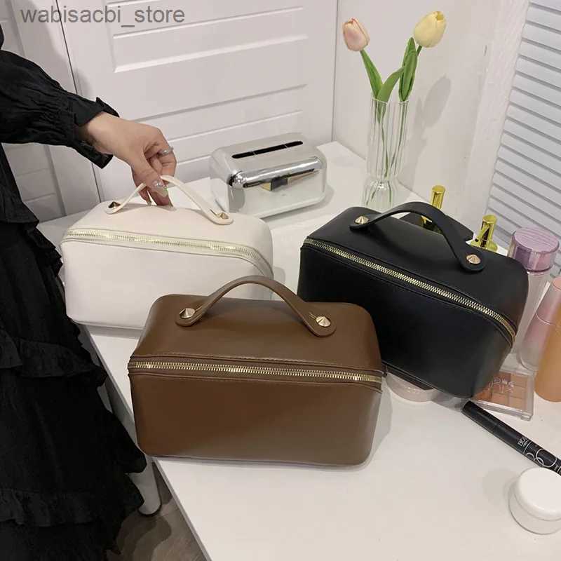 Cosmetic Bags 2023 Outdoor Makeup Bag Handheld Large-capacity Women Cosmetic Bag Fashion Leather Advanced Portable Travel Cosmetics Case L49