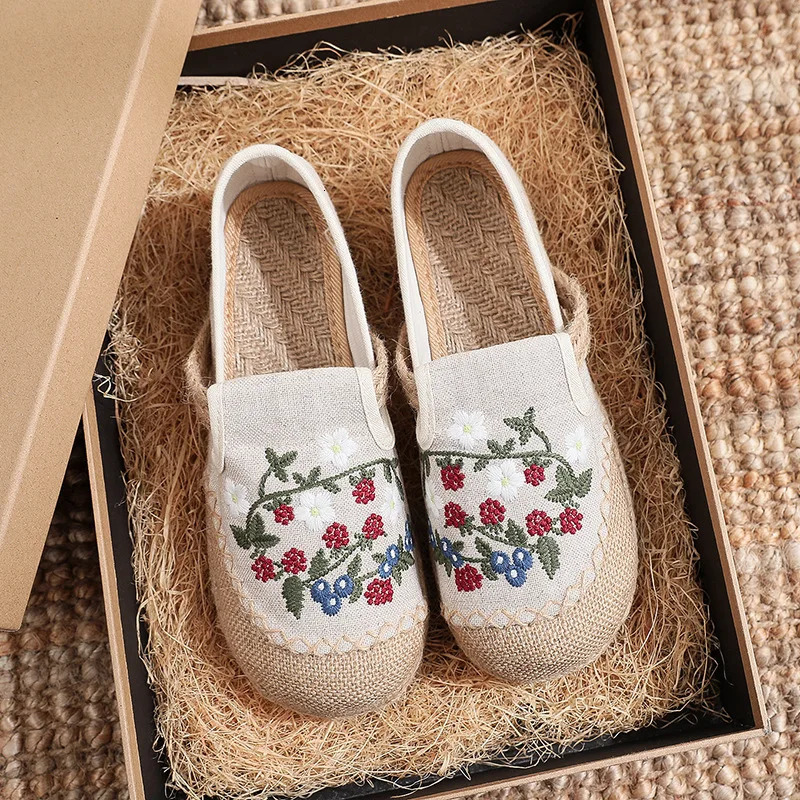 Canvas shoes for women retro Bohemian linen smooth and comfortable. Loafers womens casual embroidered hemp sole sneakers 241111