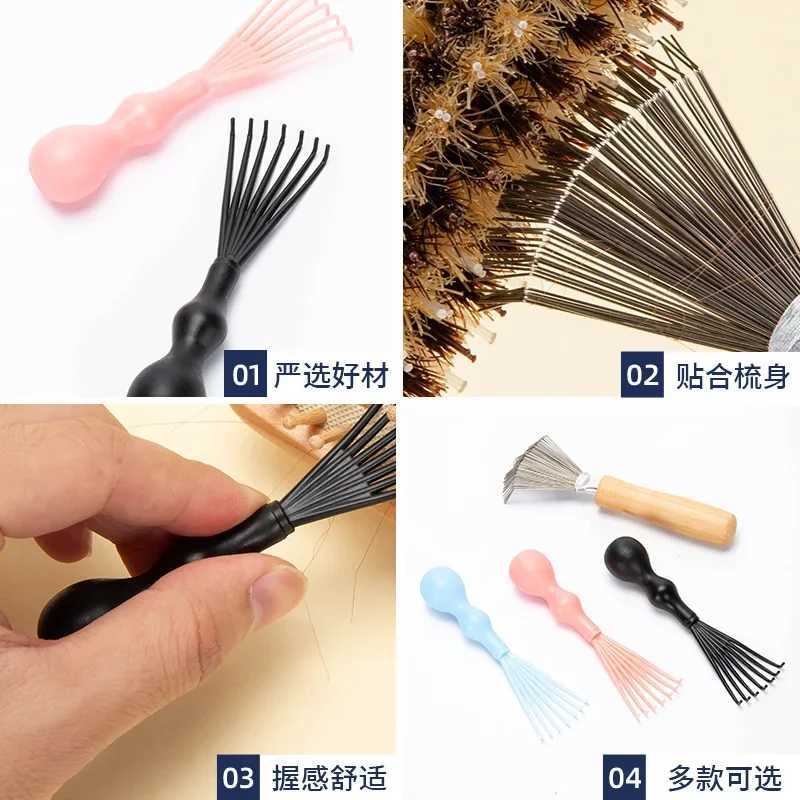 1 mini dust collector for home travel salon Rake equipped with a metal wire portable comb brush and wooden handle cleaning tool W241112
