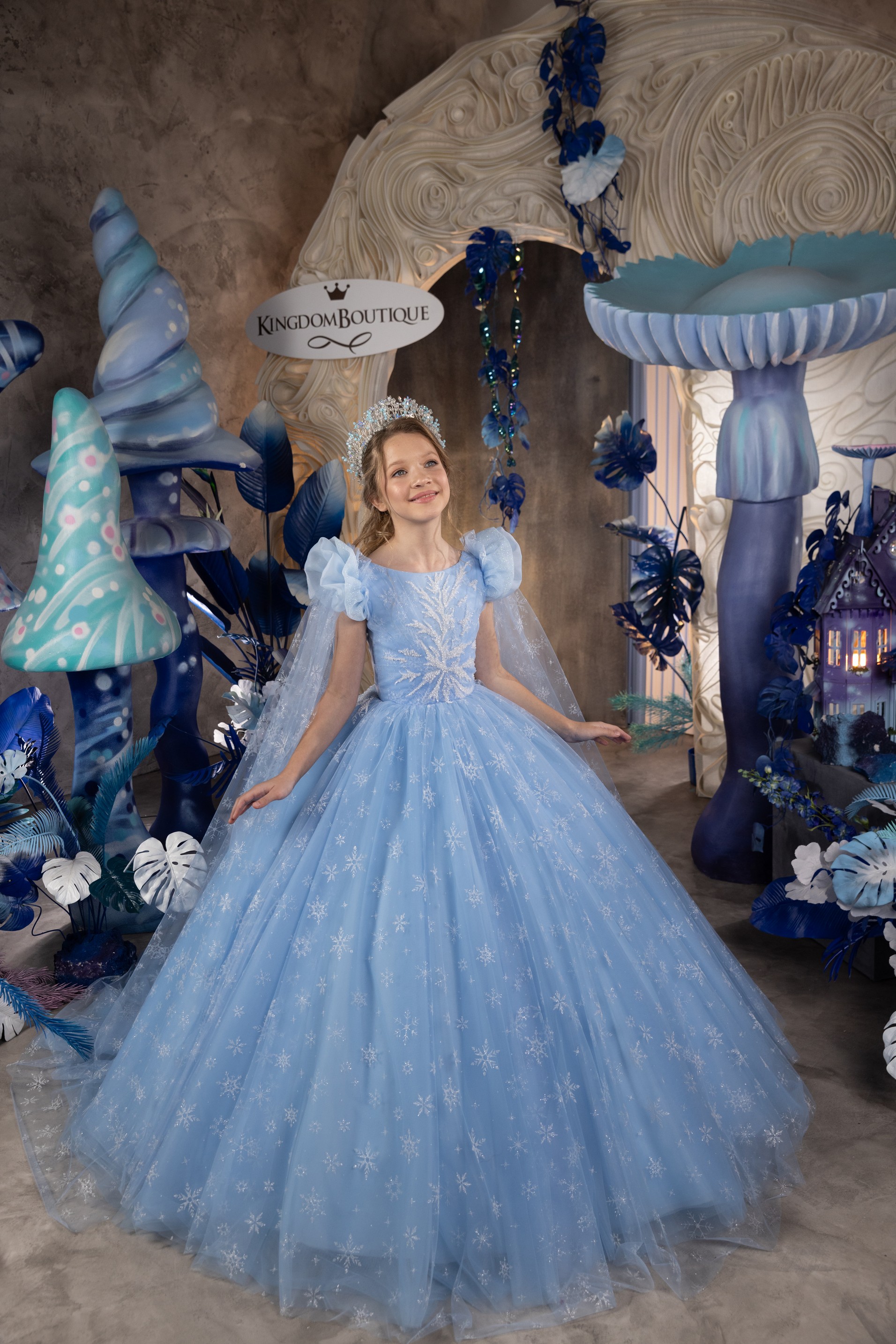 Baby Blue Princess Flower Girls Dresses With Cape Cap Sleeve Girl Pageant Gowns Kids First Communion Dress Glitter Snowflake A Line Birthday Dress 061