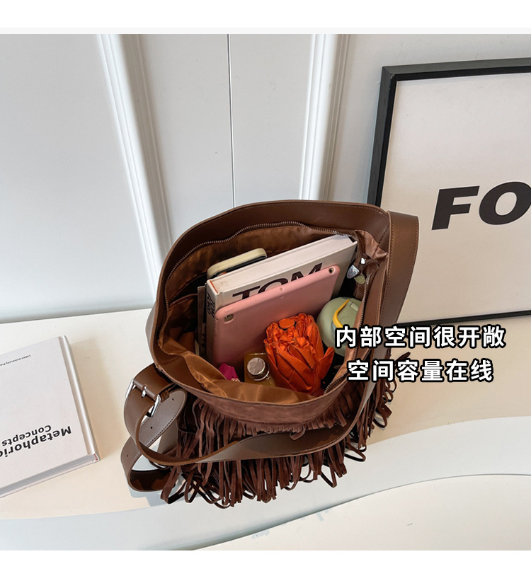 Brand Designer Suede Women's Shoulder Bag Retro Tassel Crossbody Bag Hobos Handbag Winter New