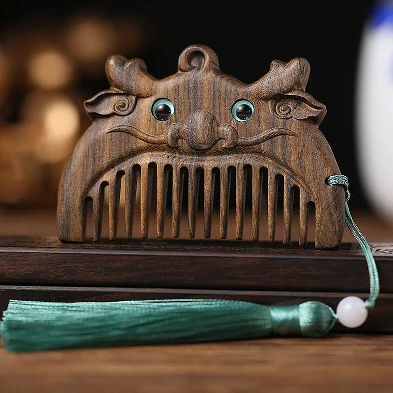 Sandalwood animal massage comb short fine tooth wooden comb ebony anti-static cartoon mini comb W241112