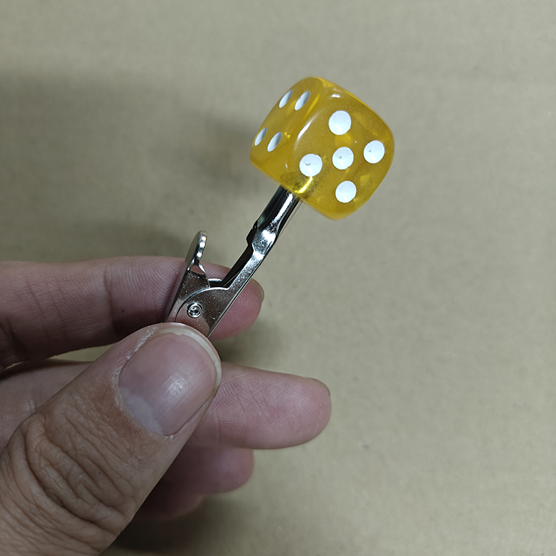 Portable Dice Bracket Clip Household Smoking Accessories Support Stand Dry Herb Tobacco Preroll Cigarette Fixed Holder Clamp Tongs 18*67mm